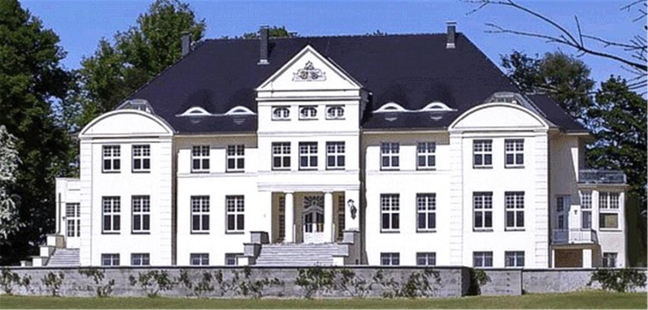 Schloss Wichmannsdorf Kropelin Exterior photo